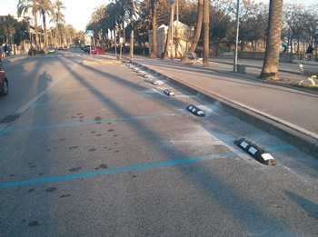Separadors carril bici passeig Ribes Roges