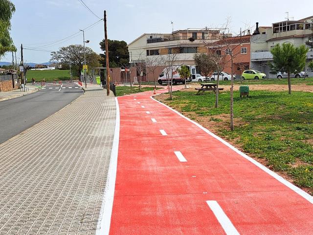 Carril bici a l'avinguda de Rocacrespa
