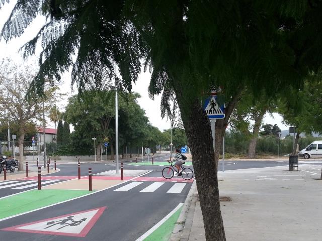 Nova rotonda a la Ronda Ibèrica amb el carrer de Doctor Zamenhof