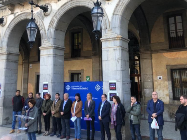 Lectura del manifest institucional del 25 de Novembre a càrrec de Sílvia Ortoll