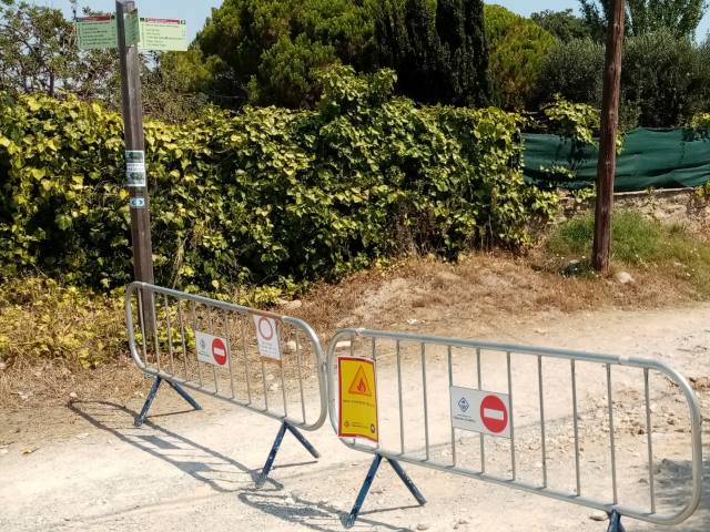 Per prevenció per l'elevat risc d'incendi s'han tallat els accessos a: