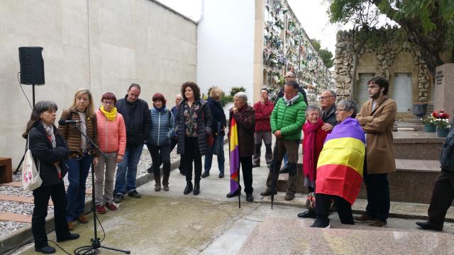 2018. Espai de repòs a la fosa comú del cementiri municipal de VNG