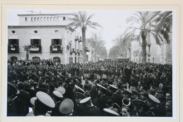 AFM P. de Rozas 1945. Benedicció del monument a los Caídos. Arxiu Comarcal del Garraf.