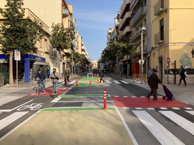 Carril bici a la rambla Samà entre c. del Teatre i av. de Jaume Balmes